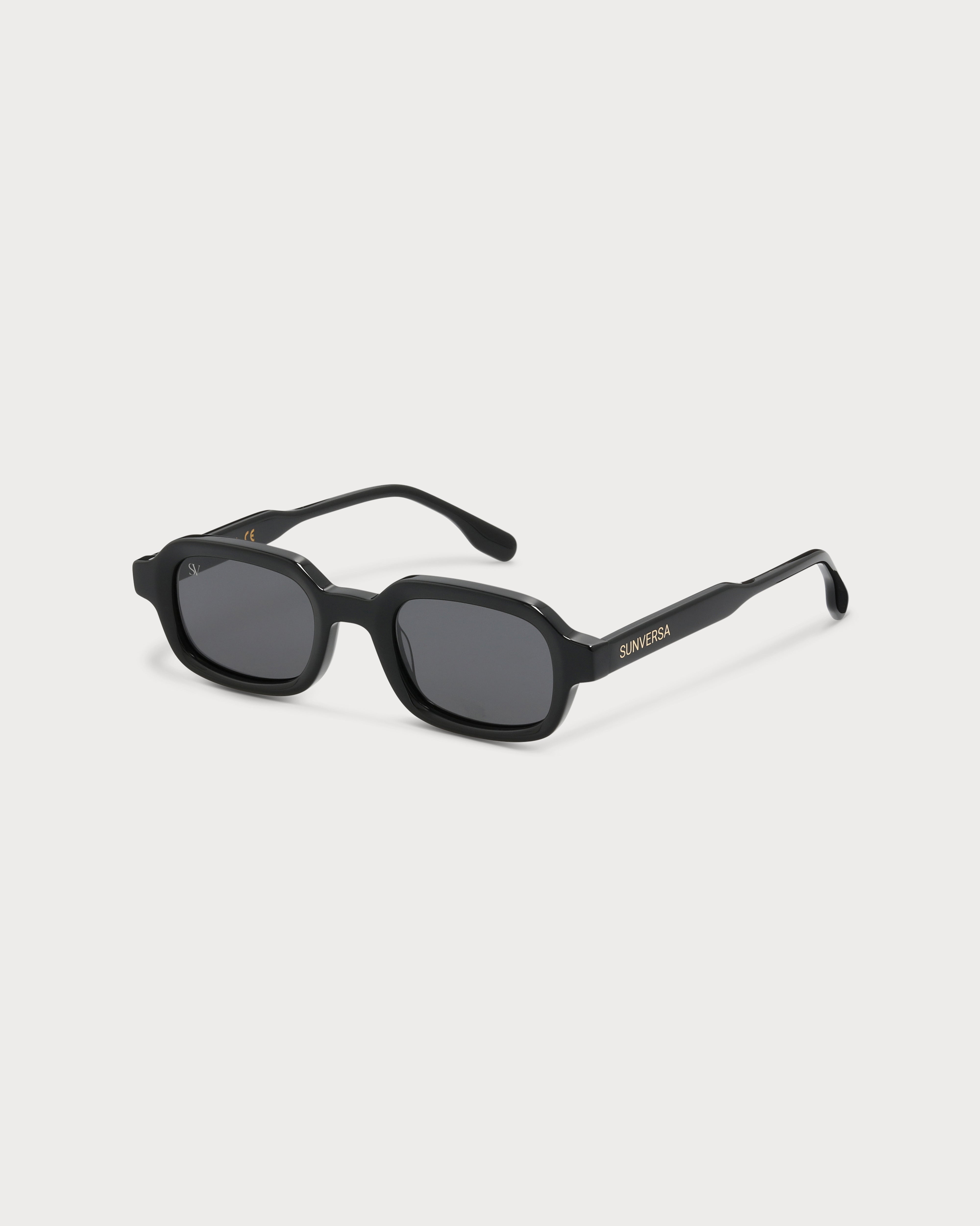 IVY BLACK